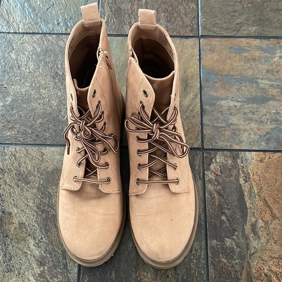 Time and Tru Camel Suede side zip laced Boots- 1 inch heel- size 10 - Picture 2 of 10